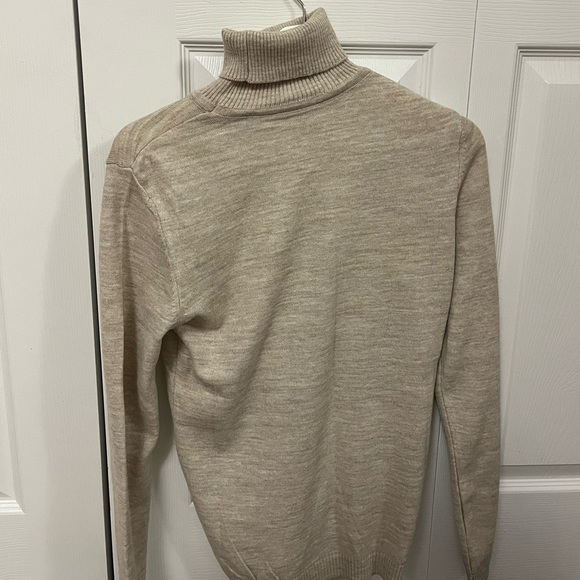 Unisex turtle neck sweater - Picture 3 of 3